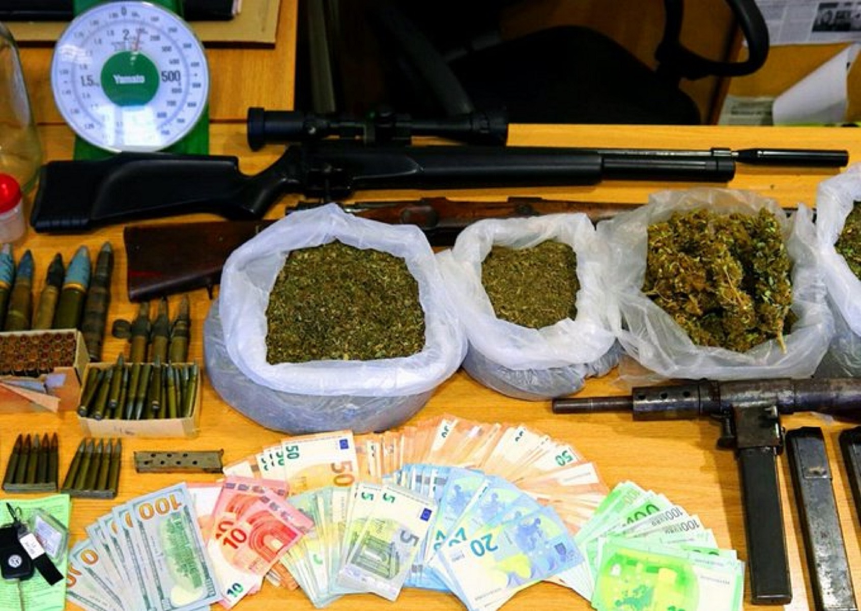 Μαγνησία: Συνελήφθη πασίγνωστη παίκτρια ριάλιτι για κατοχή όπλων και ναρκωτικά