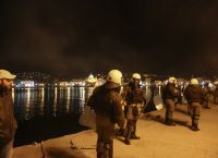 Με επιτάξεις και ΜΑΤ η επιστροφή στην κανονικότητα