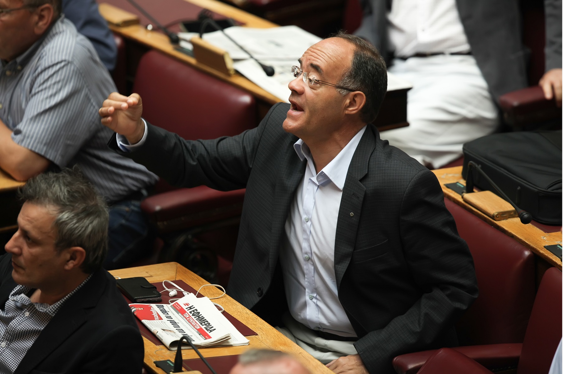 Ανδρέας Μιχαηλίδης μεταναστευτικό: Η κυβέρνηση “θυσιάζει” πέντε νησιά για να μην υπάρξει ρήξη στην ενδοχώρα