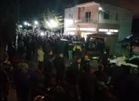 Μόρια επεισόδια: Μεγάλη ένταση μετά τα μεσάνυχτα – Επιμένει ο περιφερειάρχης για κατάσταση έκτακτης ανάγκης