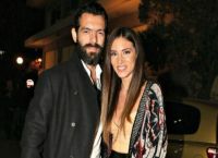 Αθηνά Οικονομάκου: «Ο σύζυγός μου δεν είναι αγριάνθρωπος» Αθηνά Οικονομάκου: «Ο σύζυγός μου δεν είναι αγριάνθρωπος»