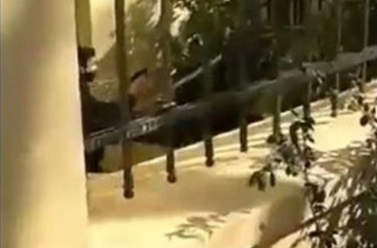 ΑΣΟΕΕ: Όπλο μέσα στο κτίριο τράβηξε ειδικός φρουρός [vid]