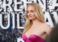 Sophie Turner: Έγκυος η «Σάνσα Σταρκ» του Game of Thrones