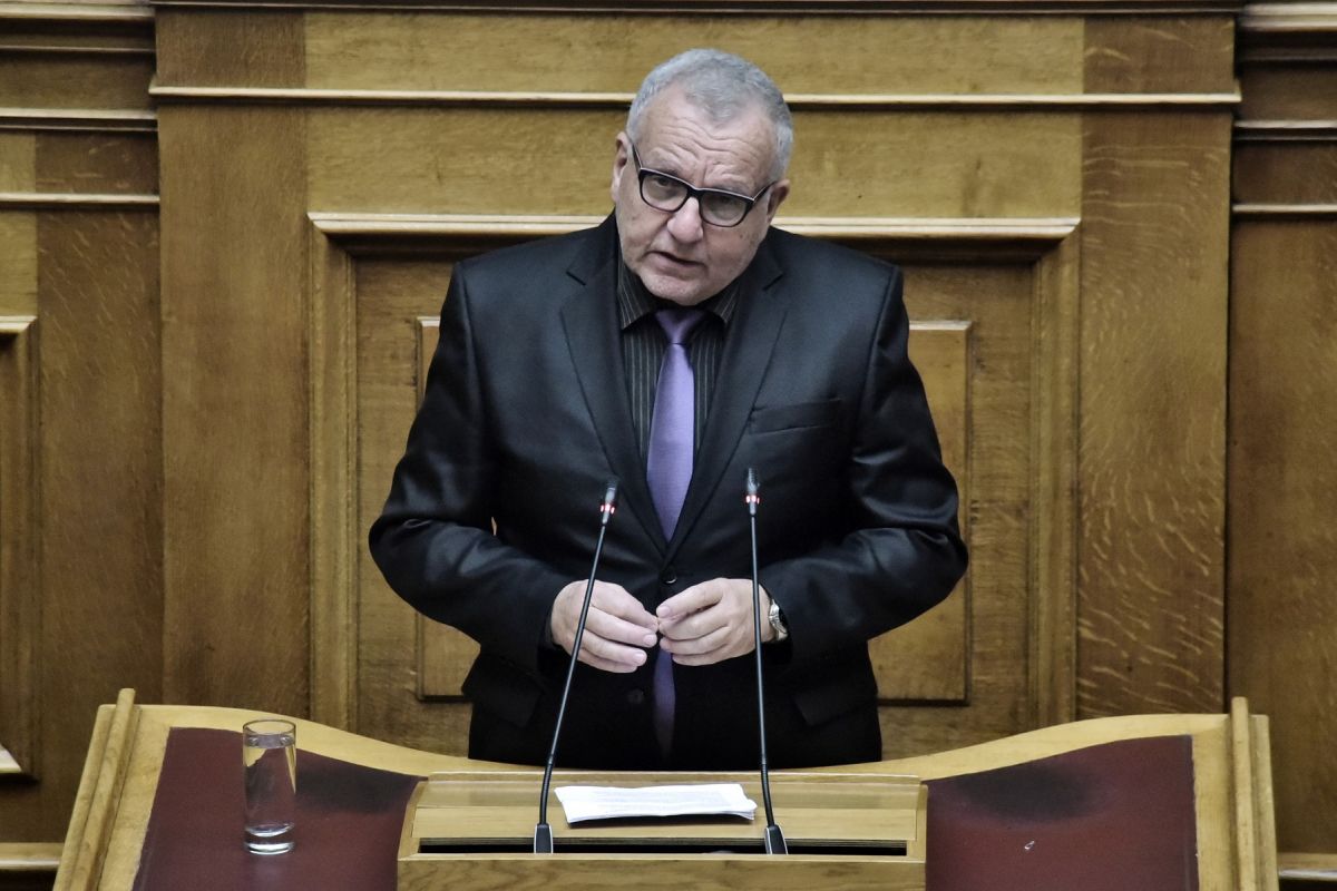 Χριστόδουλος Στεφανάδης μεταναστευτικό: Οι πρόσφυγες πρέπει να μεταφερθούν στην ενδοχώρα”