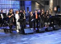 Βίκυ Μοσχολιού – Στην υγειά μας ρε παιδιά: Μια βραδιά αφιερωμένη στη αγαπημένη τραγουδίστρια [vids]