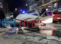 Θεσσαλονίκη τροχαίο: Σύγκρουση δύο οχημάτων – Το αυτοκίνητο άρπαξε φωτιά ενώ ο οδηγός εξαφανίστηκε