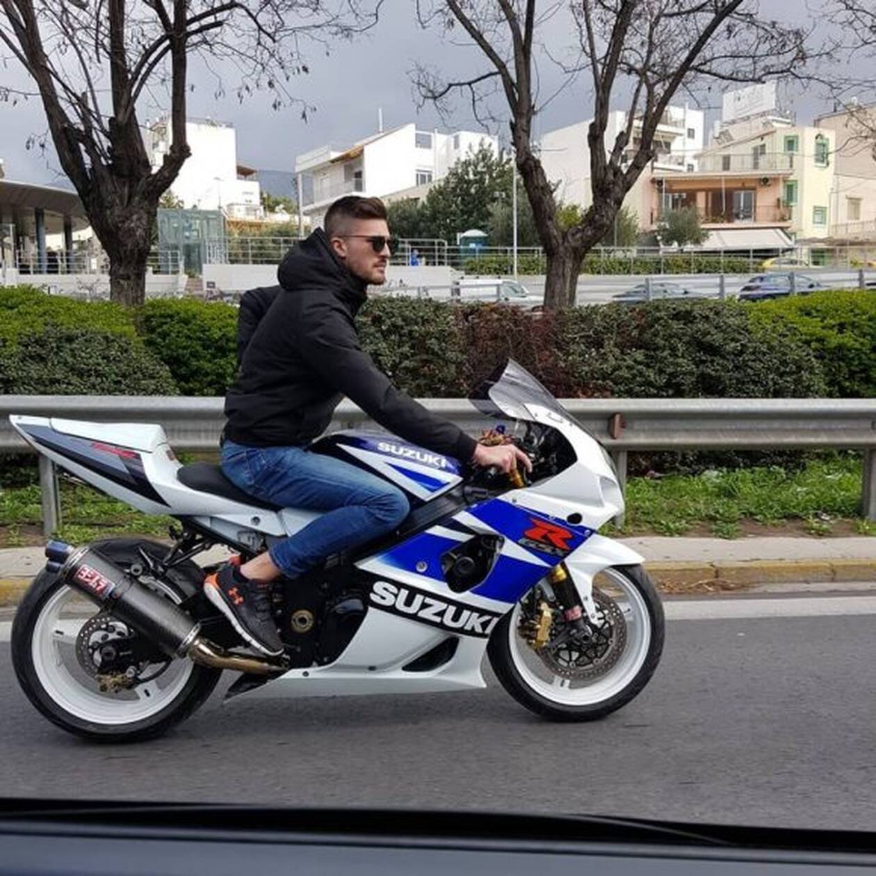 Γλυφάδα τροχαίο: Εμφανίστηκε στην αστυνομία ο οδηγός και κάτοχος του μοιραίου αυτοκινήτου