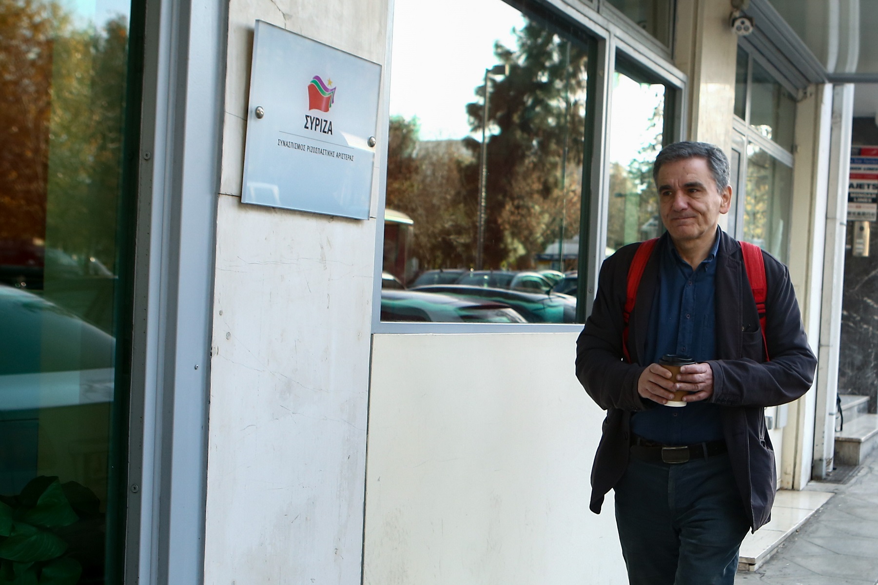 Ευκλείδης Τσακαλώτος για Τσίπρα: « Ο κόσμος αγαπάει και προσβλέπει στον Αλέξη»