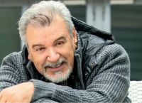Τάσος Χαλκιάς Λαβ Σόρρυ: «Αν θέλει η Κωνσταντίνα Μιχαήλ να κάνει τη σειρά να βρει άλλον Σάκη» Τάσος Χαλκιάς Λαβ Σόρρυ: «Αν θέλει η Κωνσταντίνα Μιχαήλ να κάνει τη σειρά να βρει άλλον Σάκη»