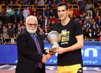 Νίκος Ζήσης ΑΕΚ: “Χαίρομαι που έβαλα ένα λιθαράκι στην κατάκτηση του Κυπέλλου”