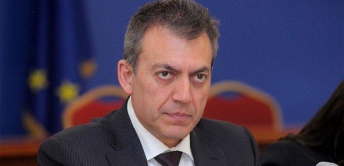 Βρούτσης: Παραμένουν οι μειωμένες εισφορές για τις εργαζόμενες μητέρες