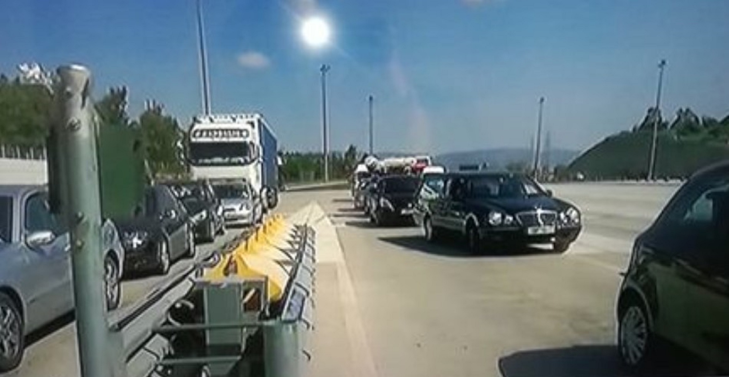 Ουρές στα διόδια Ελευσίνας – Ανυπάκουος ο κόσμος