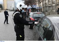 Κορονοϊός Περιφέρεια Αττικής: Μοίρασε 10.000 μάσκες και γάντια στους αστυνομικούς