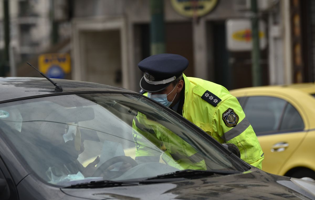 Κορονοϊός απαγόρευση κυκλοφορίας: Έπεσαν τα δύο πρώτα πρόστιμα των 150€ στη Χίο