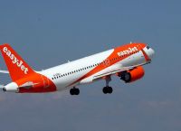 Easyjet κορωνοϊός: Διακόπτει τις πτήσεις της και θέτει σε διαθεσιμότητα 4.000 εργαζόμενους