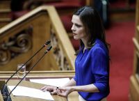 Έφη Αχτσιόγλου: Ασόβαρος ο προϋπολογισμός της κυβέρνησης