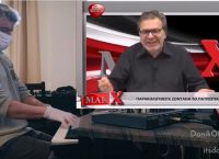 Απίστευτο video με τον Στέφανο Χίο να καταγγέλλει τον κορωνοϊό με συνοδεία πιάνου