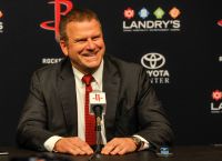 Τίλμαν Φερτίτα κορωνοϊός: Ο ιδιοκτήτης των Ρόκετς έθεσε σε διαθεσιμότητα 40.000 υπαλλήλους