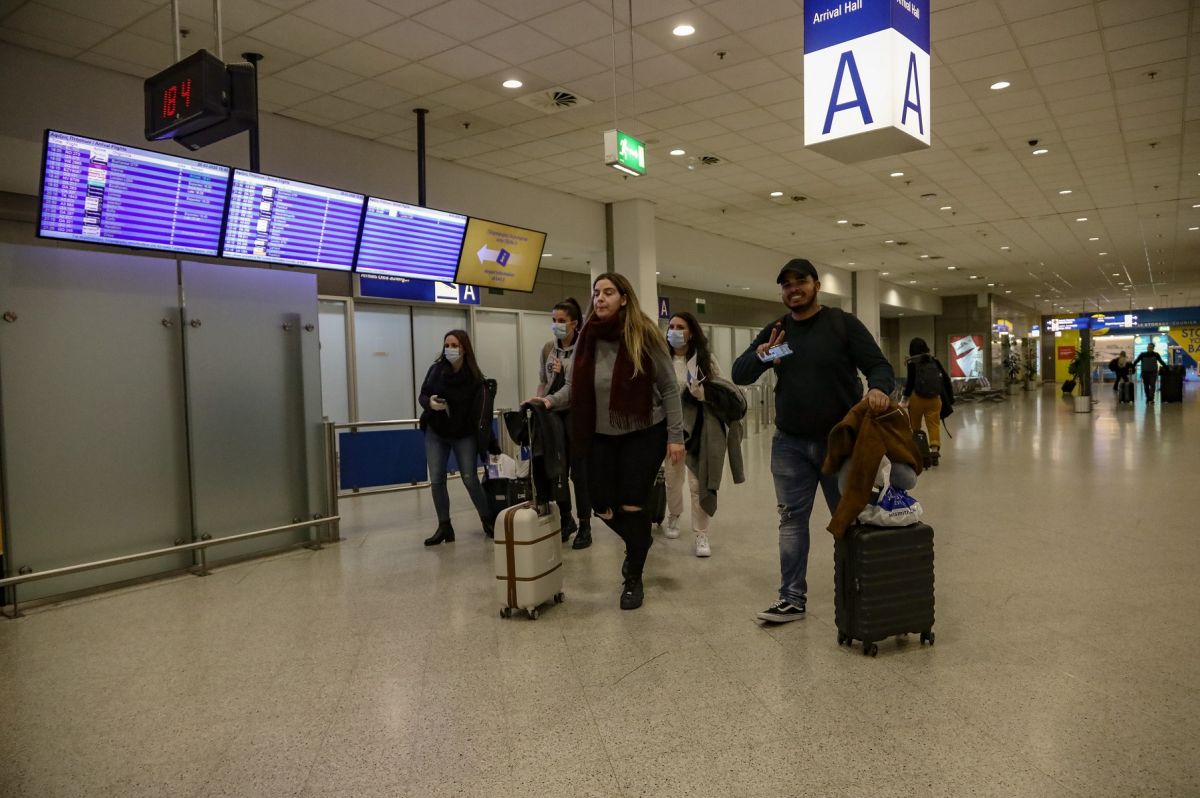 Νέα πολλά κρούσματα κορωνοϊού στην Ελλάδα – Ανακοινώσεις το απόγευμα