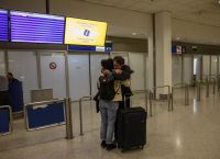 Επαναπατρισμός Ελλήνων: Επιστρέφουν στην Αθήνα 74 άτομα από την Αυστρία Επαναπατρισμός Ελλήνων: Επιστρέφουν στην Αθήνα 74 άτομα από την Αυστρία