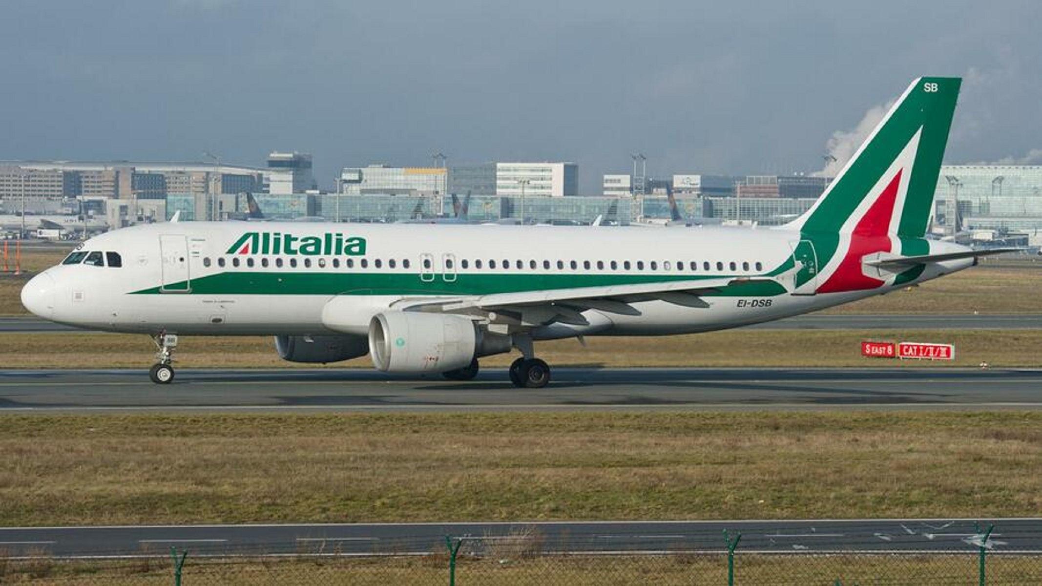 Κορωνοϊός Ιταλία: Αναστολή πτήσεων της Alitalia από και προς το Μιλάνο