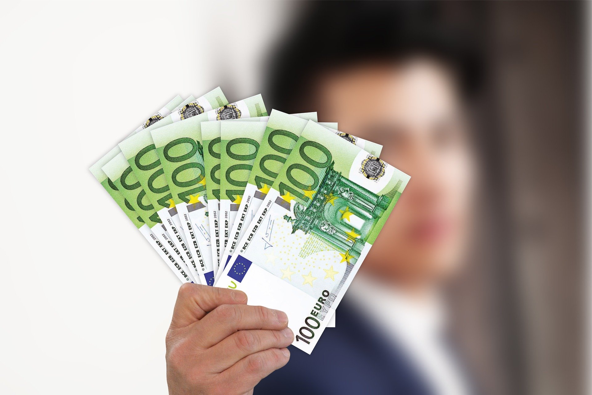 Κορωνοϊός – Επίδομα 800 ευρώ: Από σήμερα οι αιτήσεις – Ποιοι το δικαιούνται