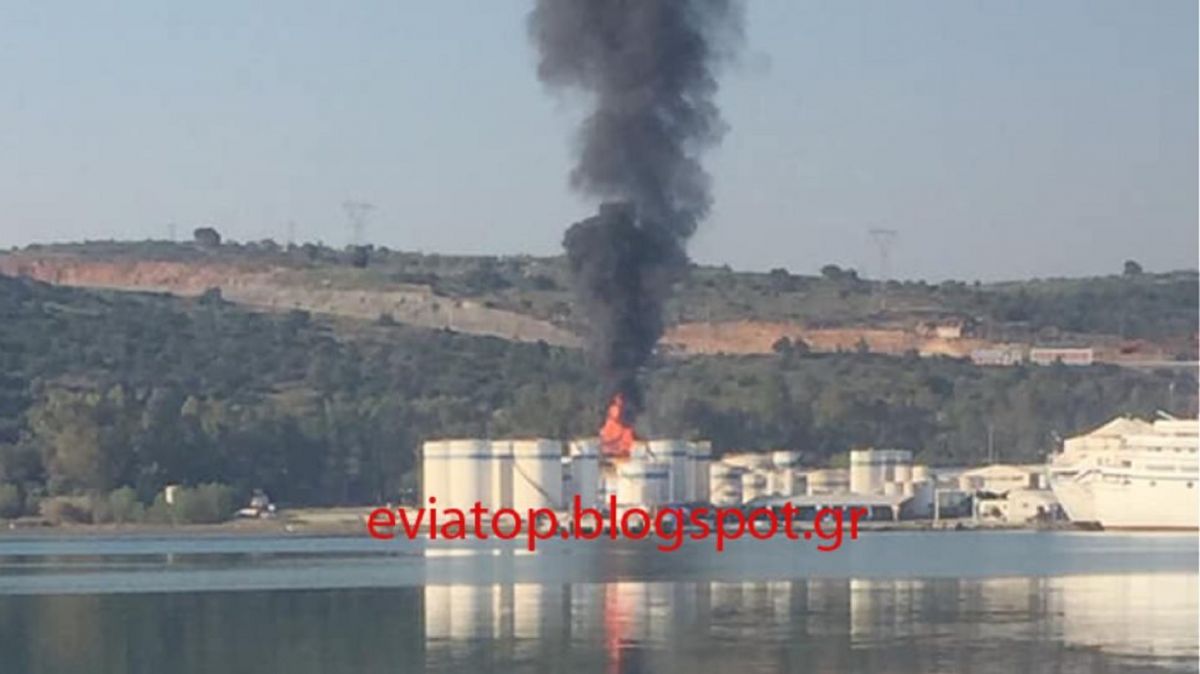 Χαλκίδα Πυρκαγιά: Ξέσπασε φωτιά σε αποθήκη χημικών
