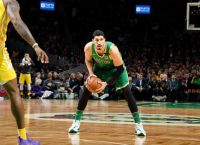 Ενές Καντέρ Τούρκογλου: «Σκυλάκι του Ερντογάν, σου είπε να με μπλοκάρεις»