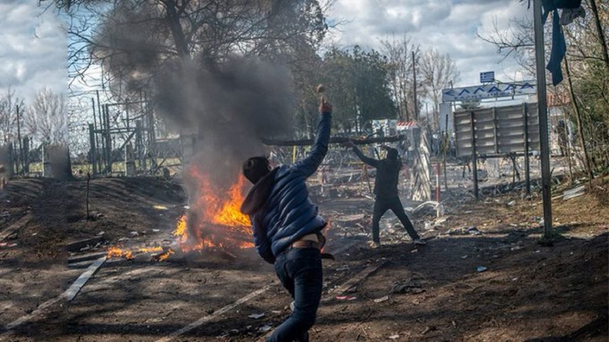 Μεταναστευτικό Έβρος: Στα σύνορα το πυροσβεστικό άρμα «ΔΑΥΙΔ»