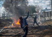 Μεταναστευτικό Έβρος: Στα σύνορα το πυροσβεστικό άρμα «ΔΑΥΙΔ» Μεταναστευτικό Έβρος: Στα σύνορα το πυροσβεστικό άρμα «ΔΑΥΙΔ»