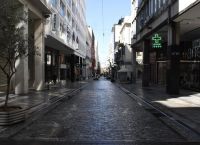 Κορωνοϊός Ερμού: Έρημος ο πιο εμπορικός δρόμος της Αθήνας  [pic/vid]