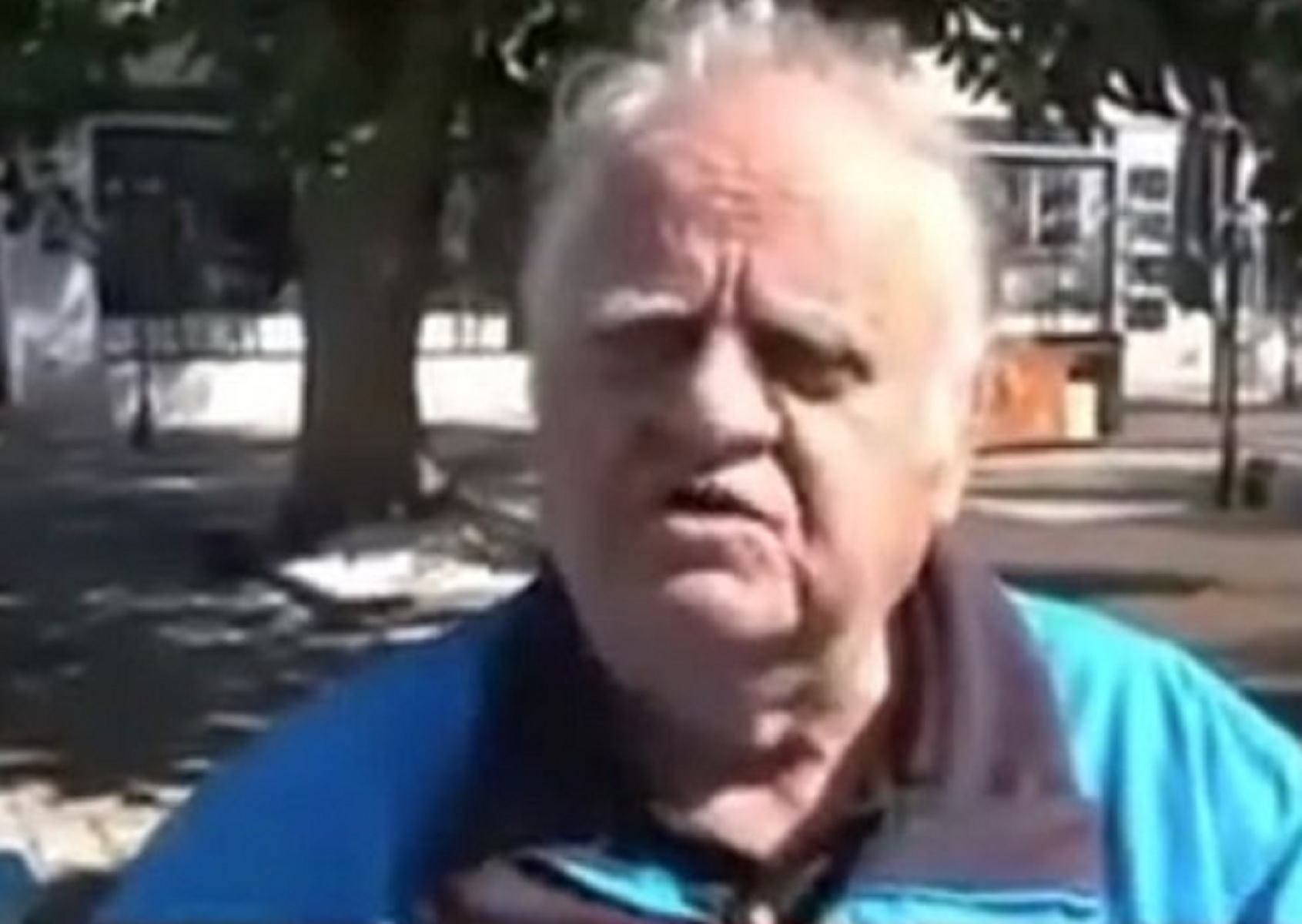 «Δεν μένω σπίτι, έχει άλλο κορωνοϊό εκεί, τη γυναίκα μου»