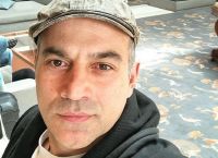 Κρατερός Κατσούλης: “Λύγισε” ο παρουσιαστής στο αντίο στον Πάνο Χατζηκουτσέλη