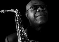 Manu Dibango πέθανε: Θύμα του κορωνοϊού και ο διάσημος σαξοφωνίστας