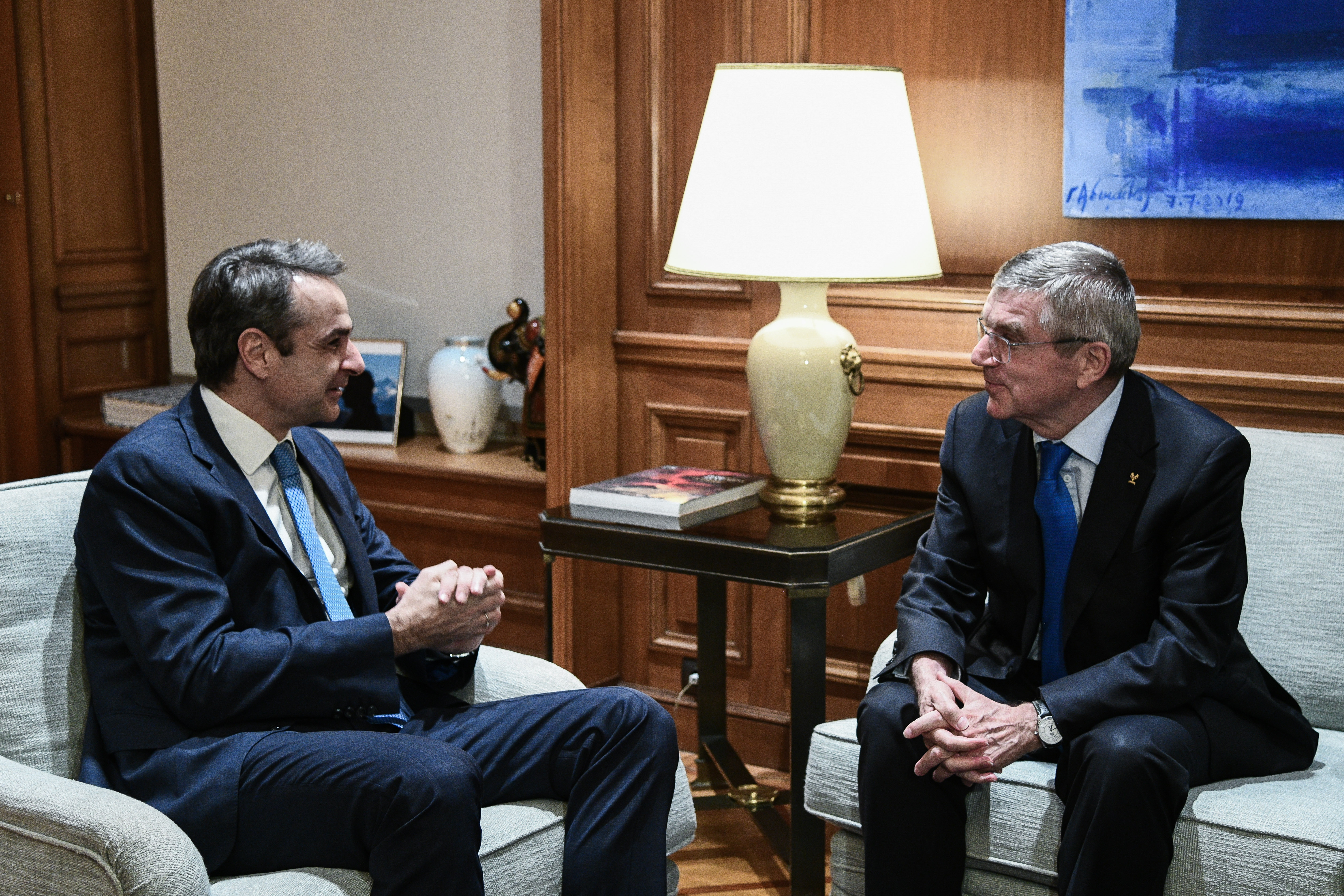 Κυριάκος Μητσοτάκης – Τόμας Μπαχ: Συνάντηση με αφορμή την τελετή αφής της Ολυμπιακής Φλόγας