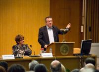 Ηλίας Μόσιαλος κορωνοϊός: Oρίζεται εκπρόσωπος της Ελληνικής Κυβέρνησης στους διεθνείς οργανισμούς