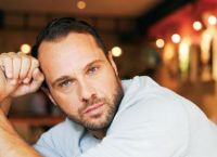 Μέμος Μπεγνής: “Δέχτηκα bullying στην παιδική μου ηλικία”