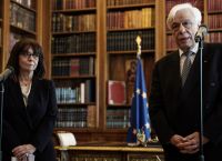 Προκόπης Παυλόπουλος Σακελλαροπούλου: “Σας εύχομαι κάθε επιτυχία αυτές τις κρίσιμες ώρες”