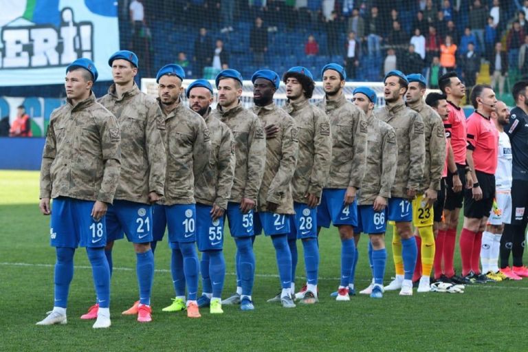 Ρίζερσπορ – Αλάνιασπορ: Με στρατιωτική παραλλαγή το ματς των Ελλήνων