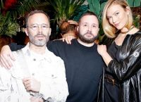 Κιμ Τζόουνς: Σε ρόλο επιμελητή δημοπρασίας στο Sotheby’ s