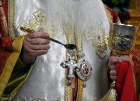 Μητροπολίτης Πατρών για Οικονομόπουλο: Συγχαίρει τον τραγουδιστή για τις δηλώσεις του για τη θεία κοινωνία Μητροπολίτης Πατρών για Οικονομόπουλο: Συγχαίρει τον τραγουδιστή για τις δηλώσεις του για τη θεία κοινωνία