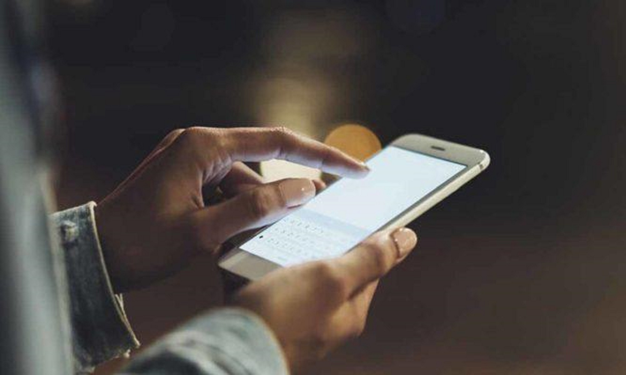 Κινητό τηλέφωνο απολύμανση: Πως μπορώ να το καθαρίσω σωστά