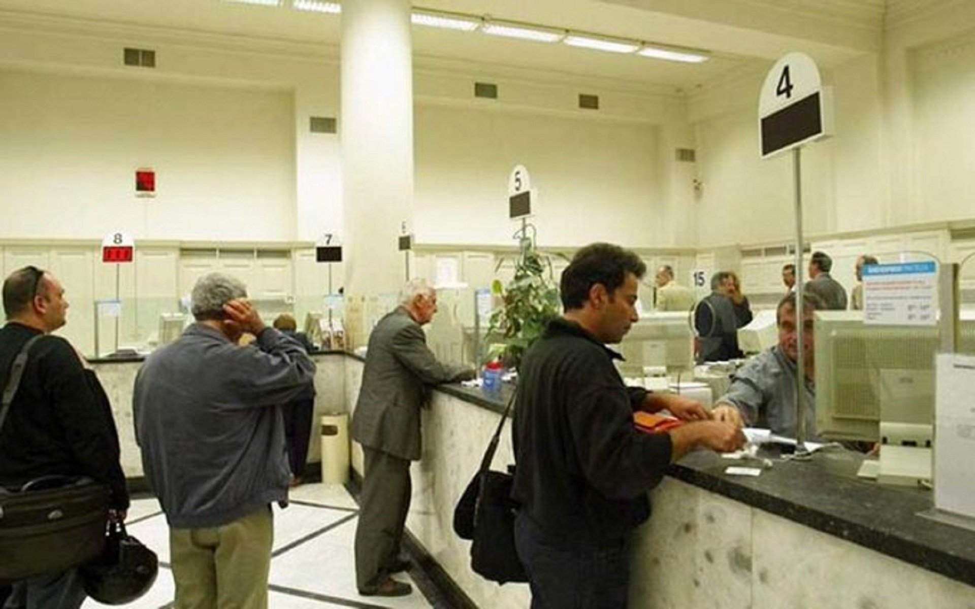 Σταματούν συγκεκριμένες συναλλαγές οι τράπεζες