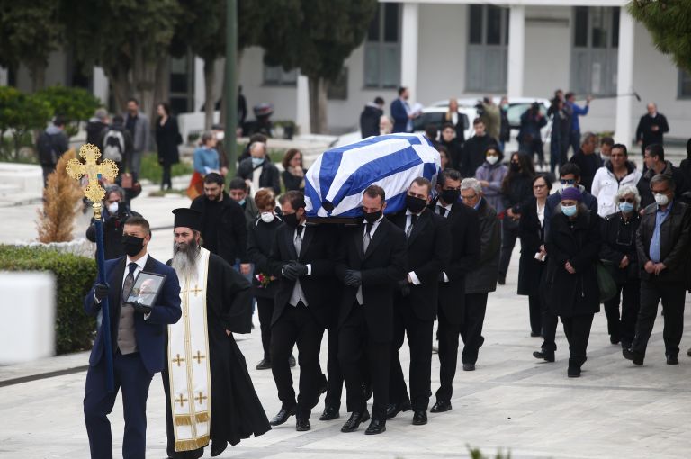 Μανώλης Γλέζος κηδεία: Το τελευταίο αντίο στο “σύμβολο της Αντίστασης”