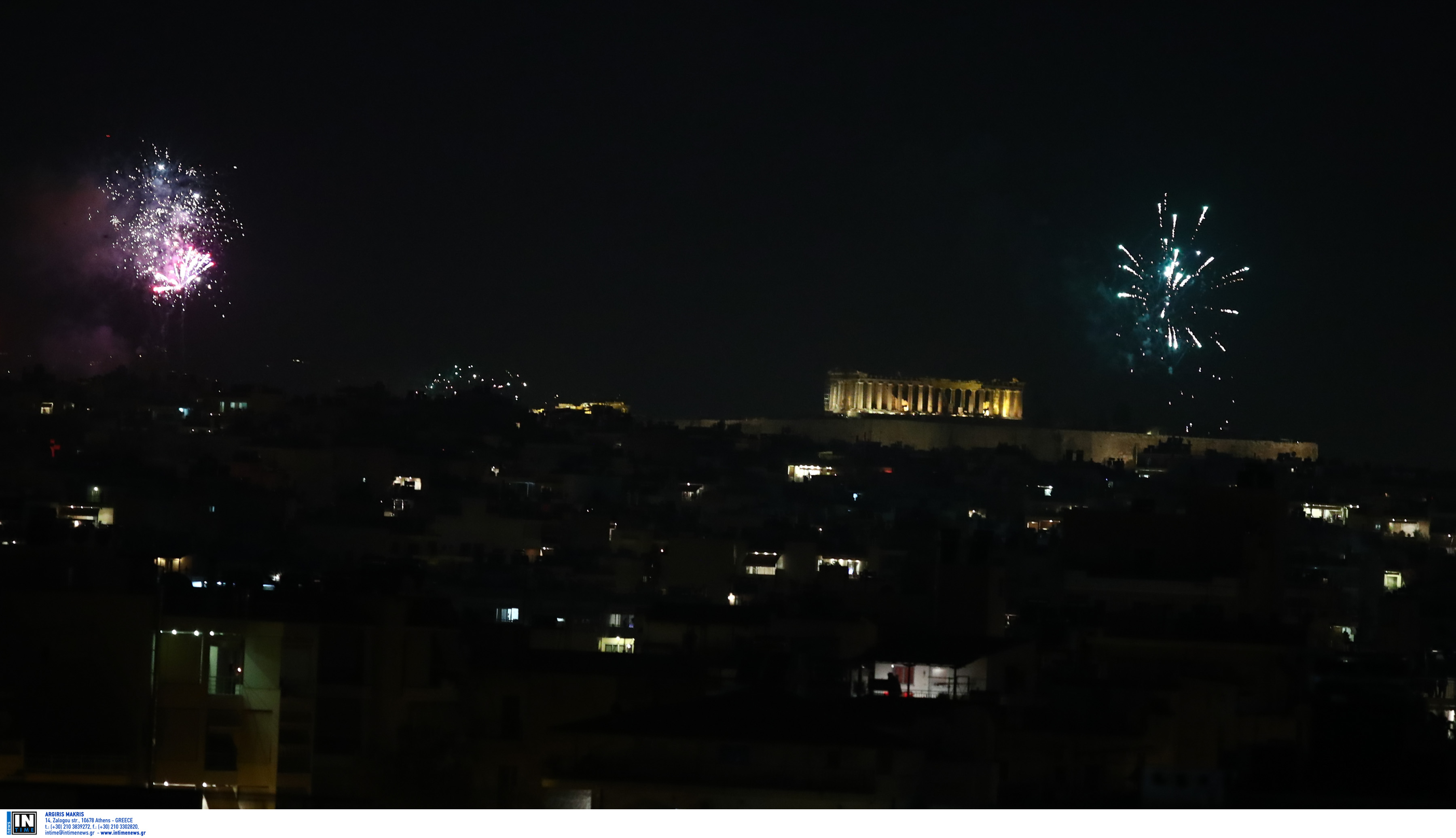 Ανάσταση στα μπαλκόνια: Πως γιόρτασαν φέτος οι Έλληνες [vid]