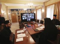 Ιερά Σύνοδος: «Λειτουργία τη Μεγάλη Εβδομάδα αλλά κεκλεισμένων των θυρών» Ιερά Σύνοδος: «Λειτουργία τη Μεγάλη Εβδομάδα αλλά κεκλεισμένων των θυρών»