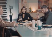 8 Λέξεις spoiler: Η σκηνή που δεν προβλήθηκε στην τηλεόραση