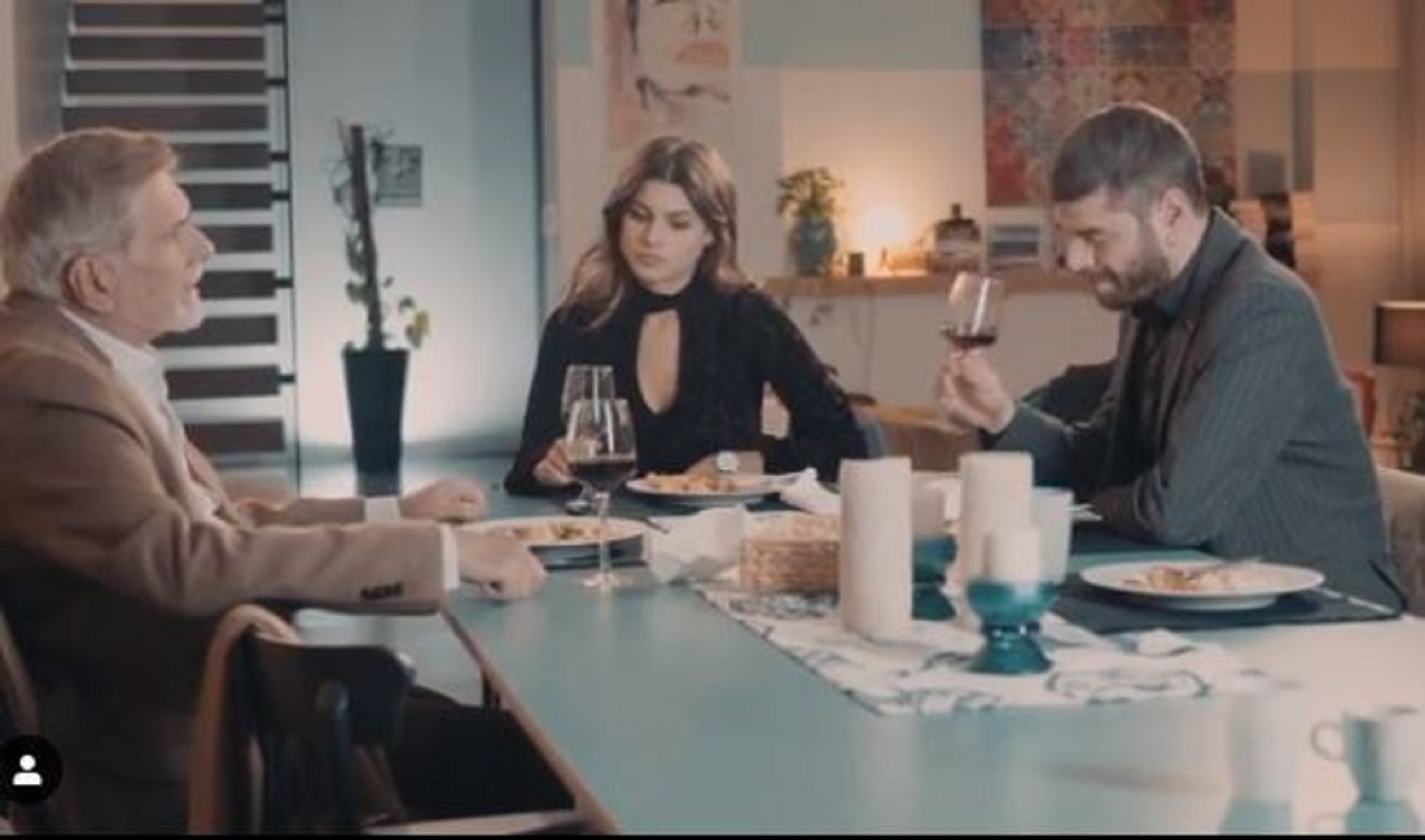 8 Λέξεις spoiler: Η σκηνή που δεν προβλήθηκε στην τηλεόραση