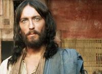 Ιησούς από τη Ναζαρέτ: Πώς είναι στα 75 του ο πρωταγωνιστής της σειράς [pic&vid]