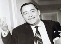 Νίκος Ρίζος: Σαν σήμερα έφυγε ο τεράστιος «κοντός» του ελληνικού κινηματογράφου Νίκος Ρίζος: Σαν σήμερα έφυγε ο τεράστιος «κοντός» του ελληνικού κινηματογράφου